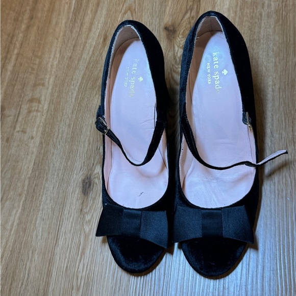 Kate Spade Black Heels with Bow Accent - Picture 3 of 13